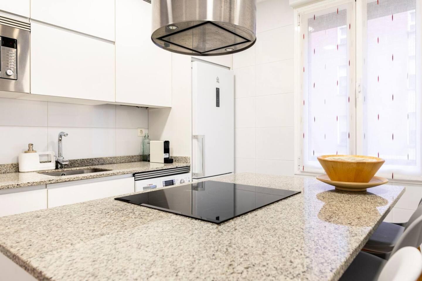 Amplio, Luminoso Y Moderno Cerca Del Casco Viejo Apartment Билбао Екстериор снимка