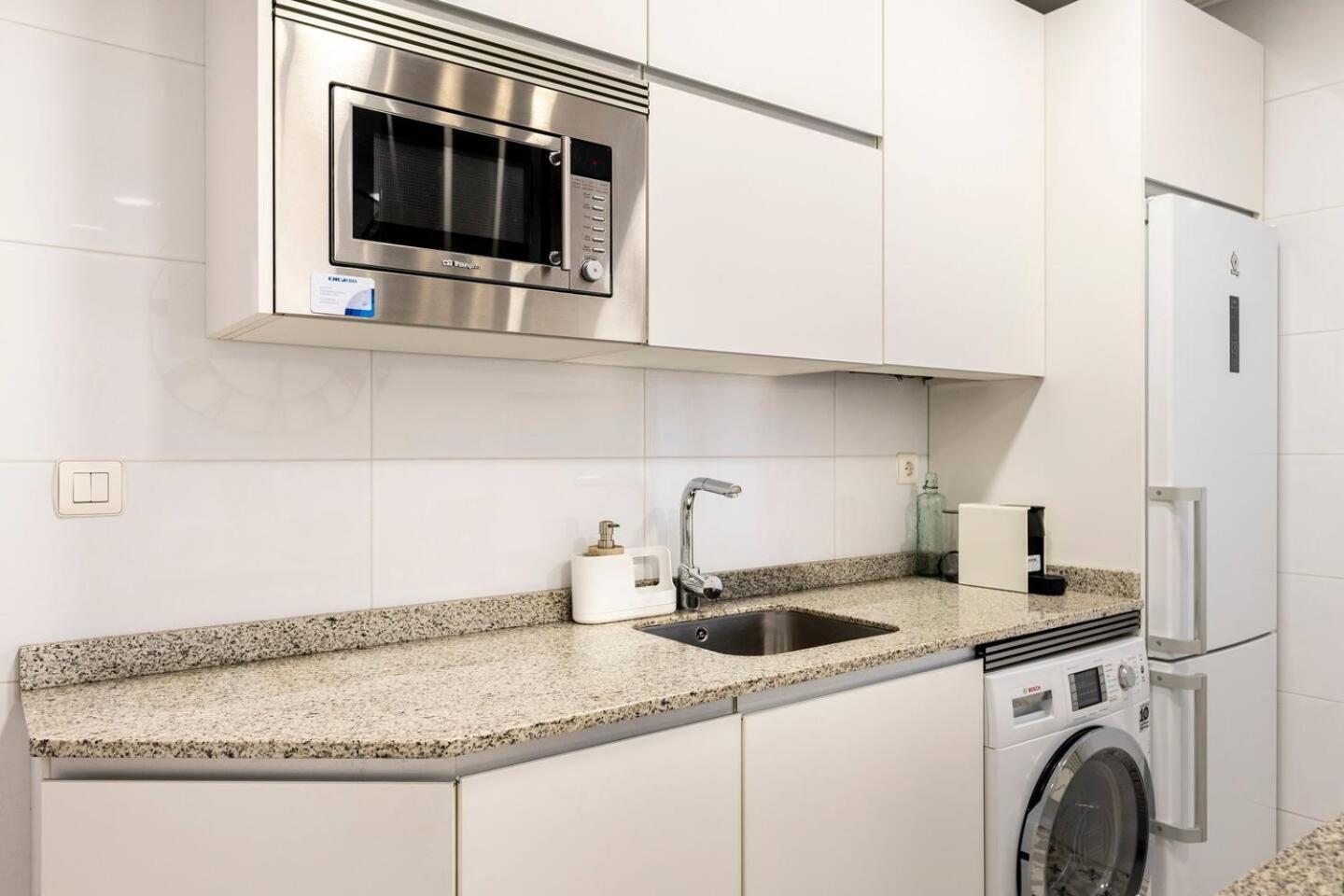 Amplio, Luminoso Y Moderno Cerca Del Casco Viejo Apartment Билбао Екстериор снимка