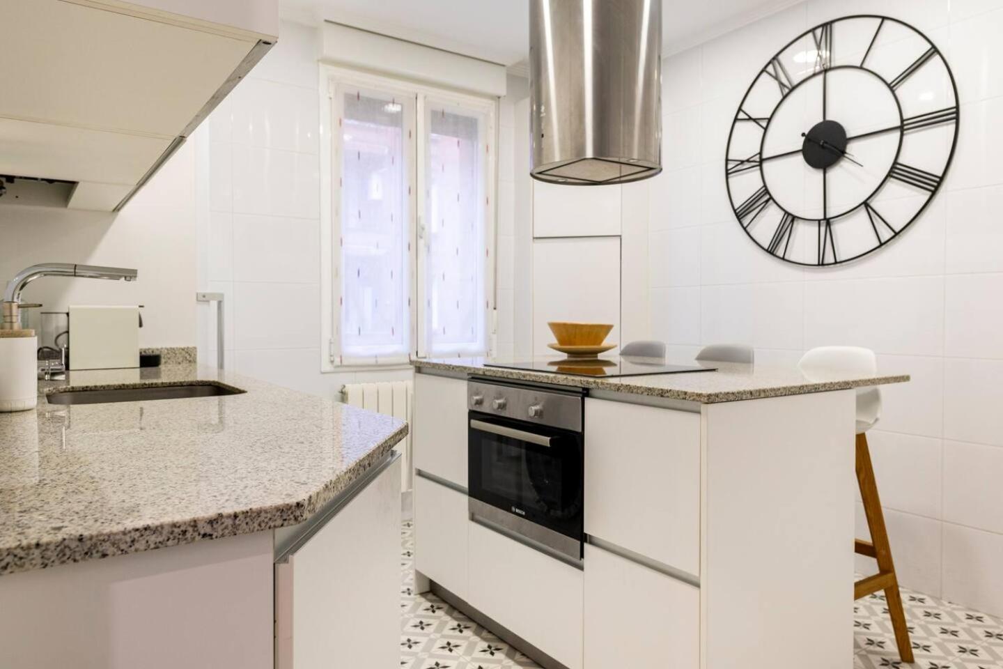 Amplio, Luminoso Y Moderno Cerca Del Casco Viejo Apartment Билбао Екстериор снимка